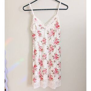 Forever 21 White Rose Print Floral Lace Bodycon Dress